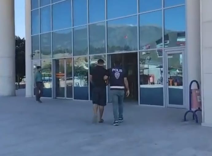 Tehdit Suçundan Aranan Şahıs Yakalandı