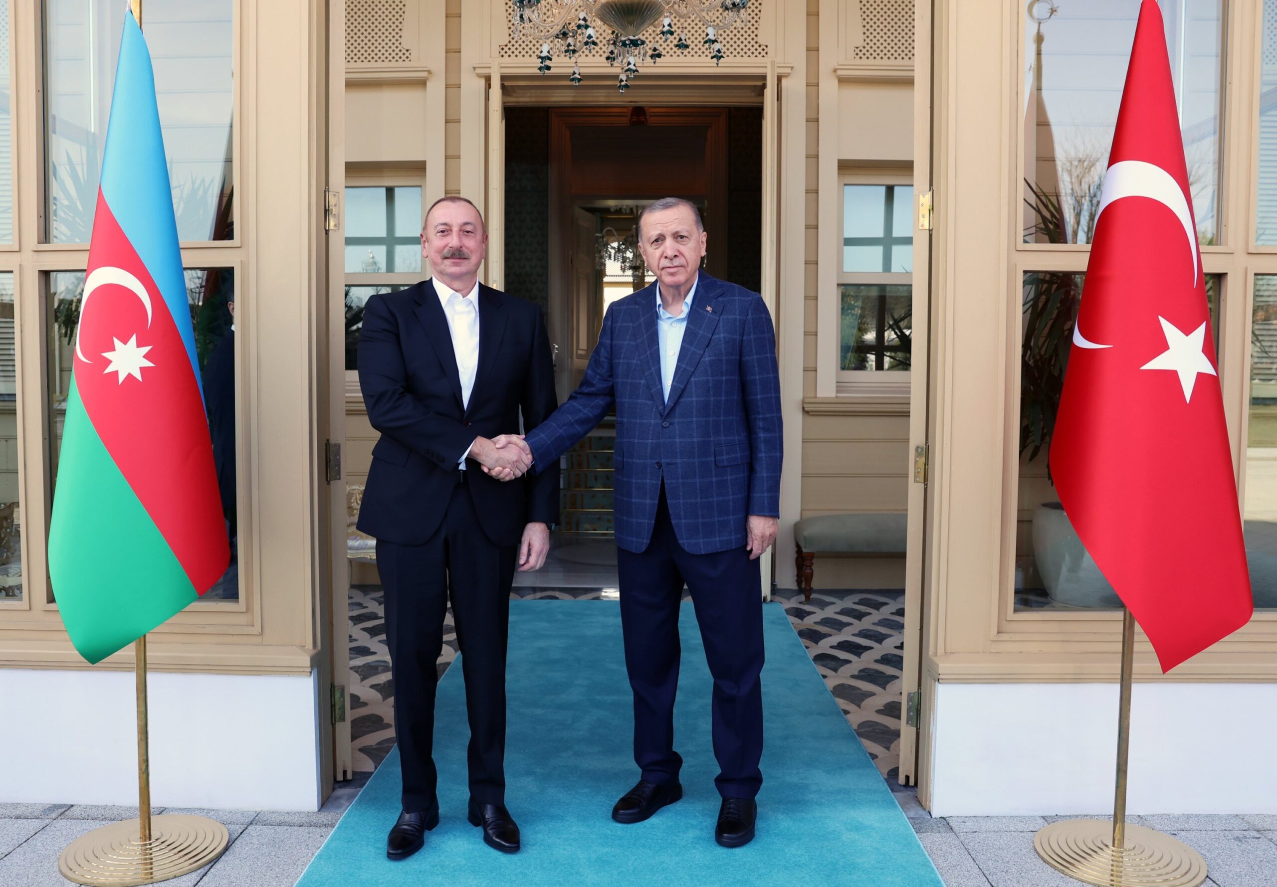 Cumhurbaşkanı Erdoğan, Azerbaycan Cumhurbaşkanı Aliyev ile Bir Araya Geldi