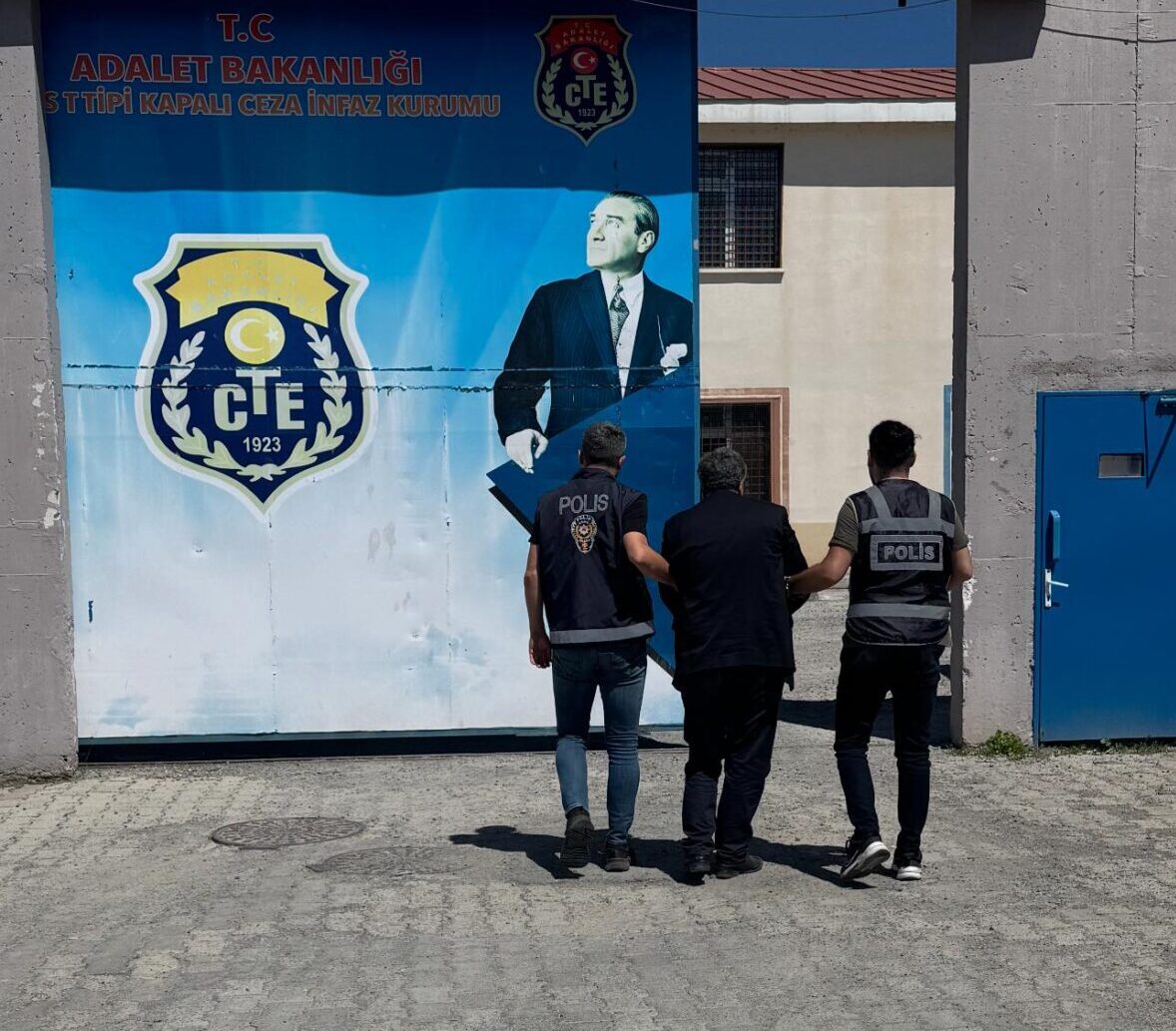 Kars’ta Akrabasını Öldürme Suçundan Hapis Cezası Bulunan Şahıs Yakalandı