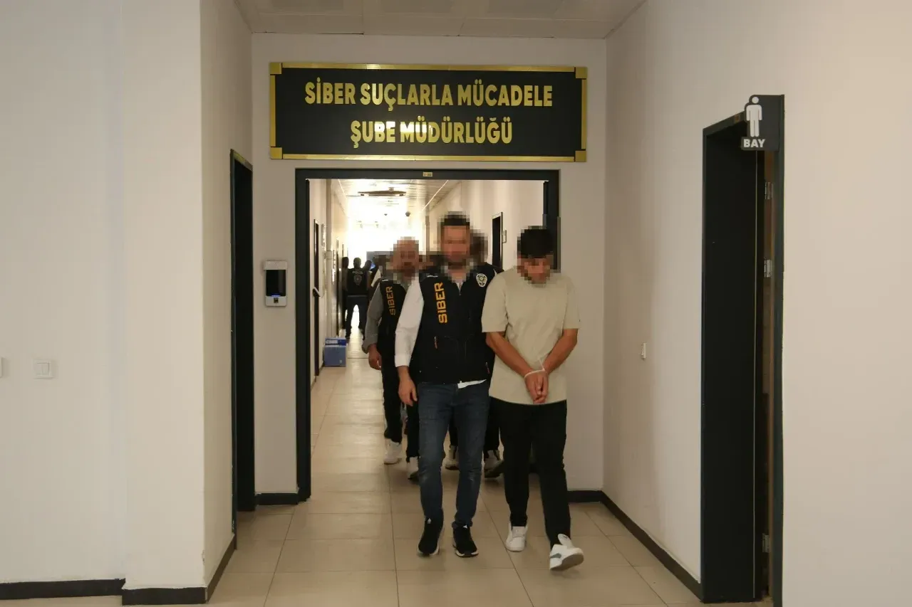 Kocaeli Merkezli 20 İlde ‘Sahte Kripto Uygulama’ Operasyonu: 32 Gözaltı, 9 Tutuklama