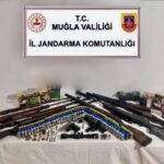 Muğla’da Tarihi Eser ve Ruhsatsız Silah Operasyonu: 1 Gözaltı