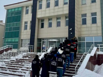 Sarıkamış’ta sokak satıcıları torbacılara operasyon; 5 tutuklama