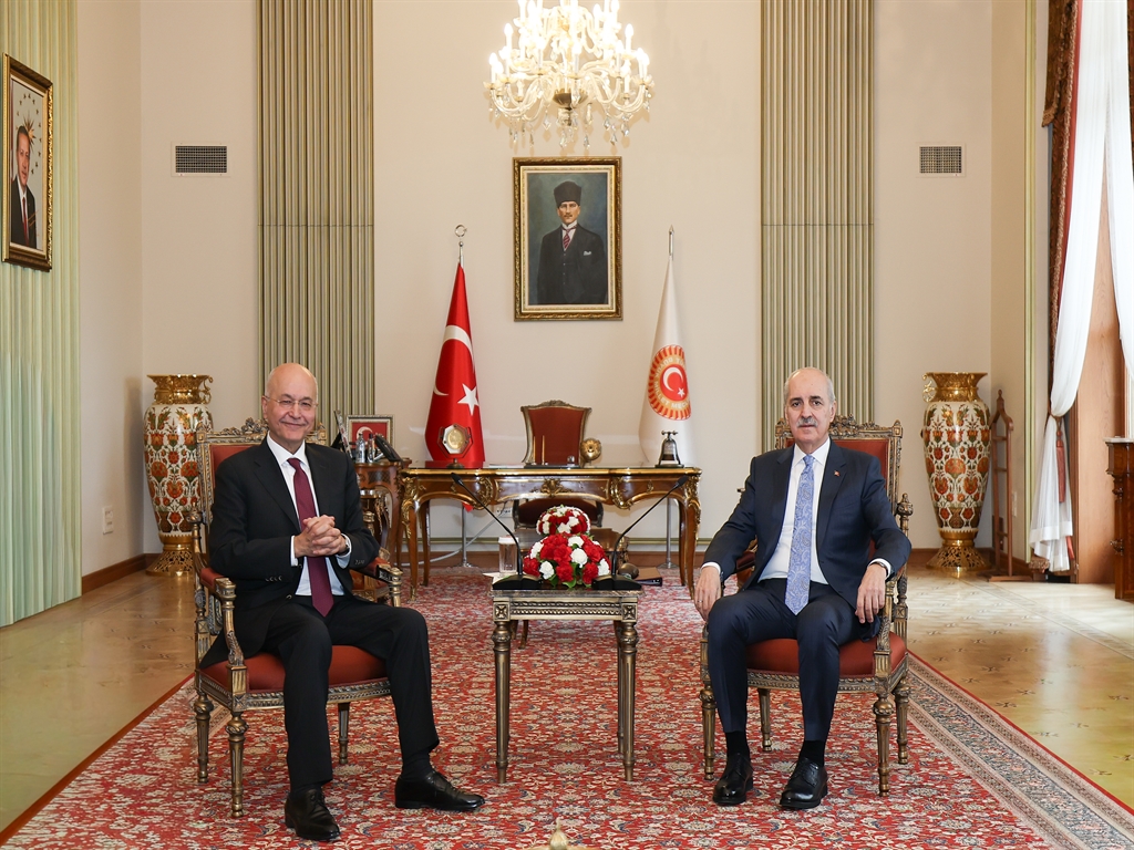 TBMM Başkanı Kurtulmuş, BM Mülteciler Yüksek Komiseri Salih ile Bir Araya Geldi