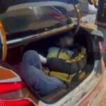 Kars’ta Taksinin Bagajından valiz yerine düzensiz göçmenler çıktı