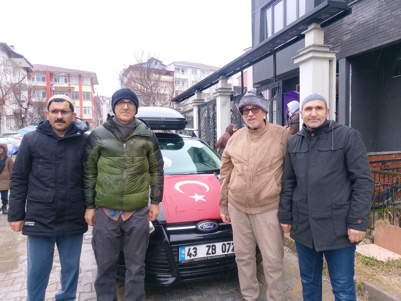 Kütahya Simav’da 4 Kafadarın Karayoluyla Umre Yolculuğu Başladı