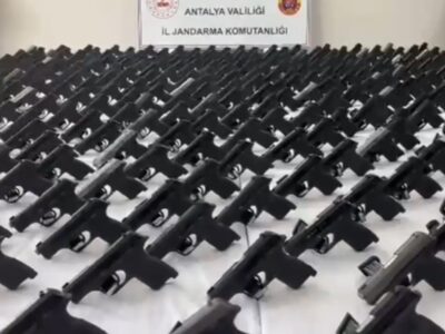 Antalya’da Dev Silah Operasyonu: 393 Ruhsatsız Tabanca Ele Geçirildi