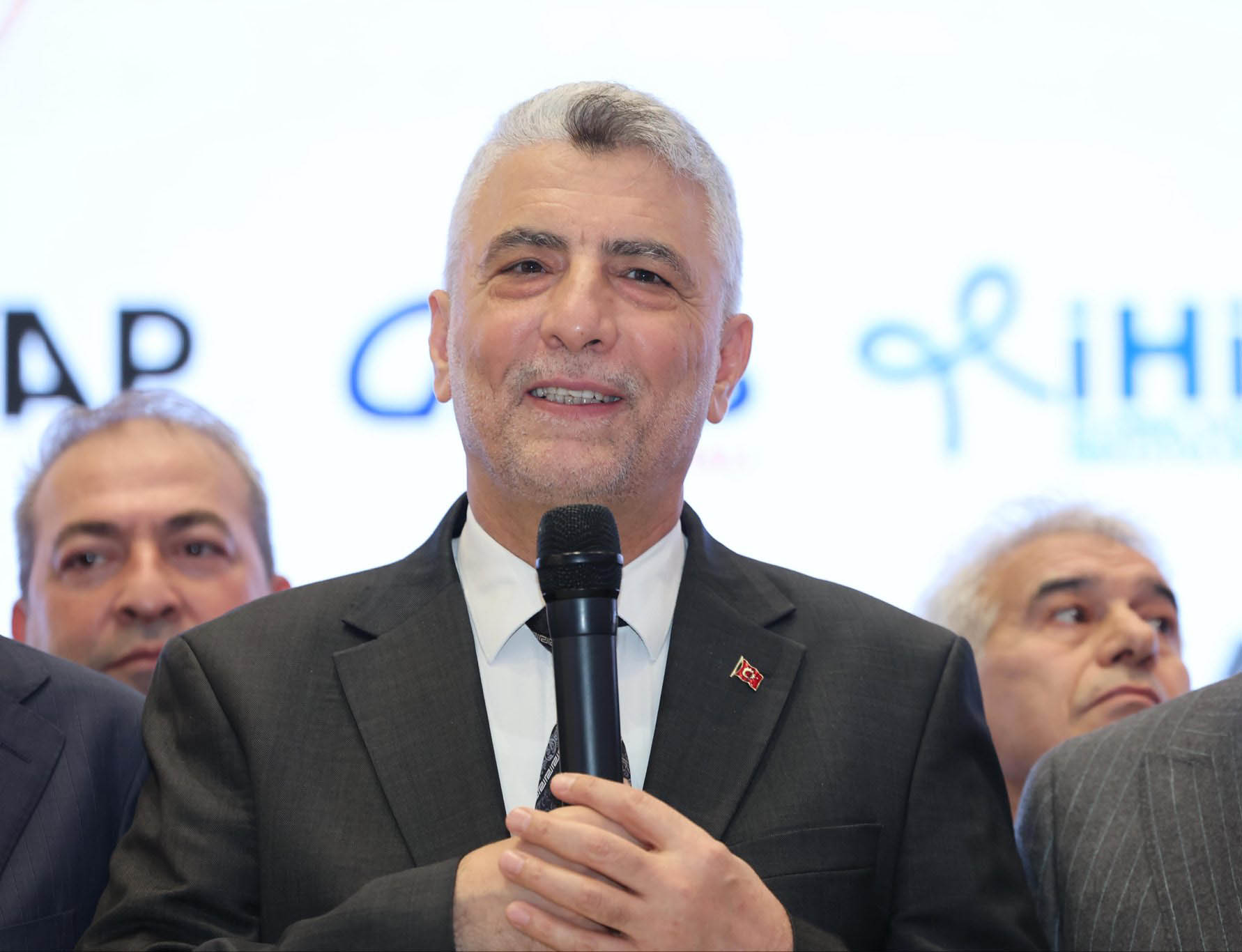 Ticaret Bakanı Bolat Duyurdu: İhracatta 273 Milyar Dolarlık Tarihi Rekor