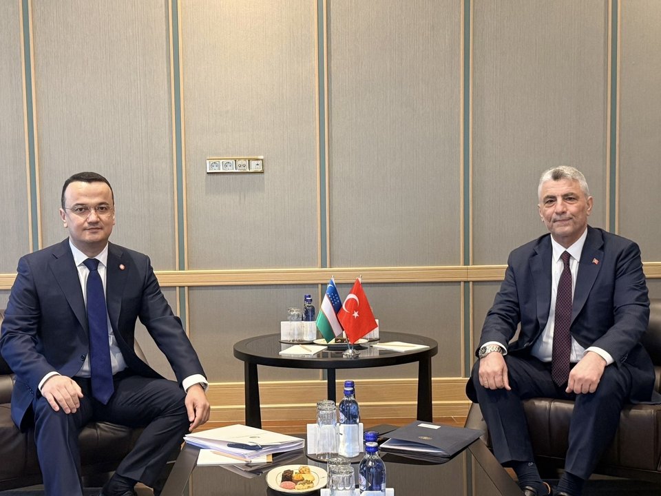 Bakan Bolat, Özbekistanlı Mevkidaşı Kudratov ile Ankara’da Bir Araya Geldi