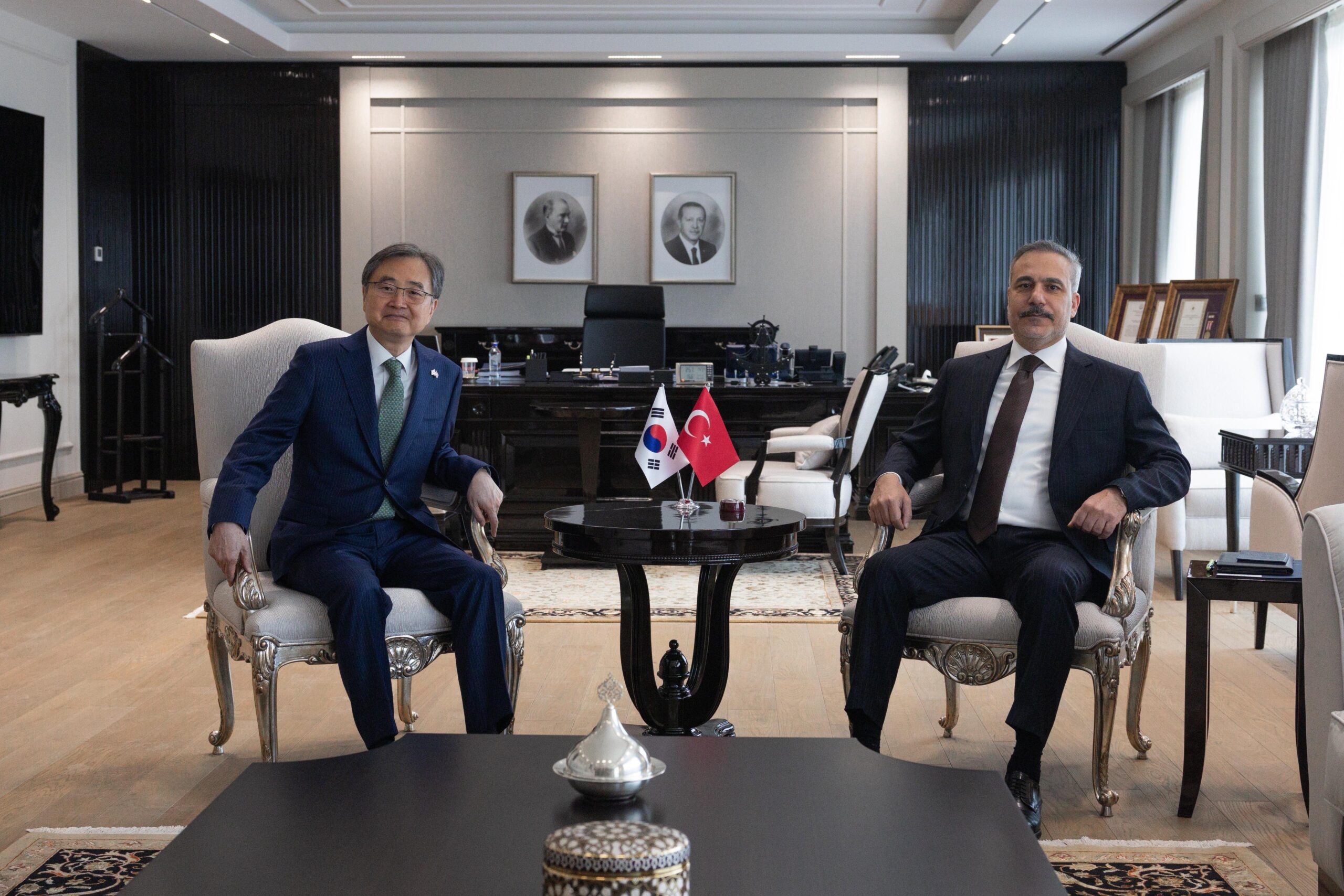 Bakan Fidan, Güney Koreli Mevkidaşı Cho Hyun ile Ankara’da Bir Araya Geldi