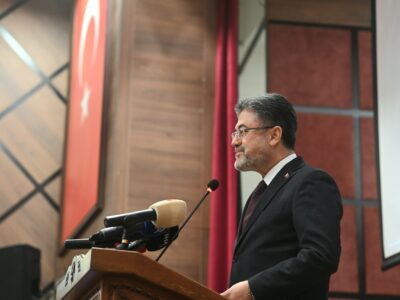 Bakan Yumaklı’dan CHP’li Belediyelere “5’li” Eleştiri: “Beceriksizliklerine Susuzluğu da Eklediler”