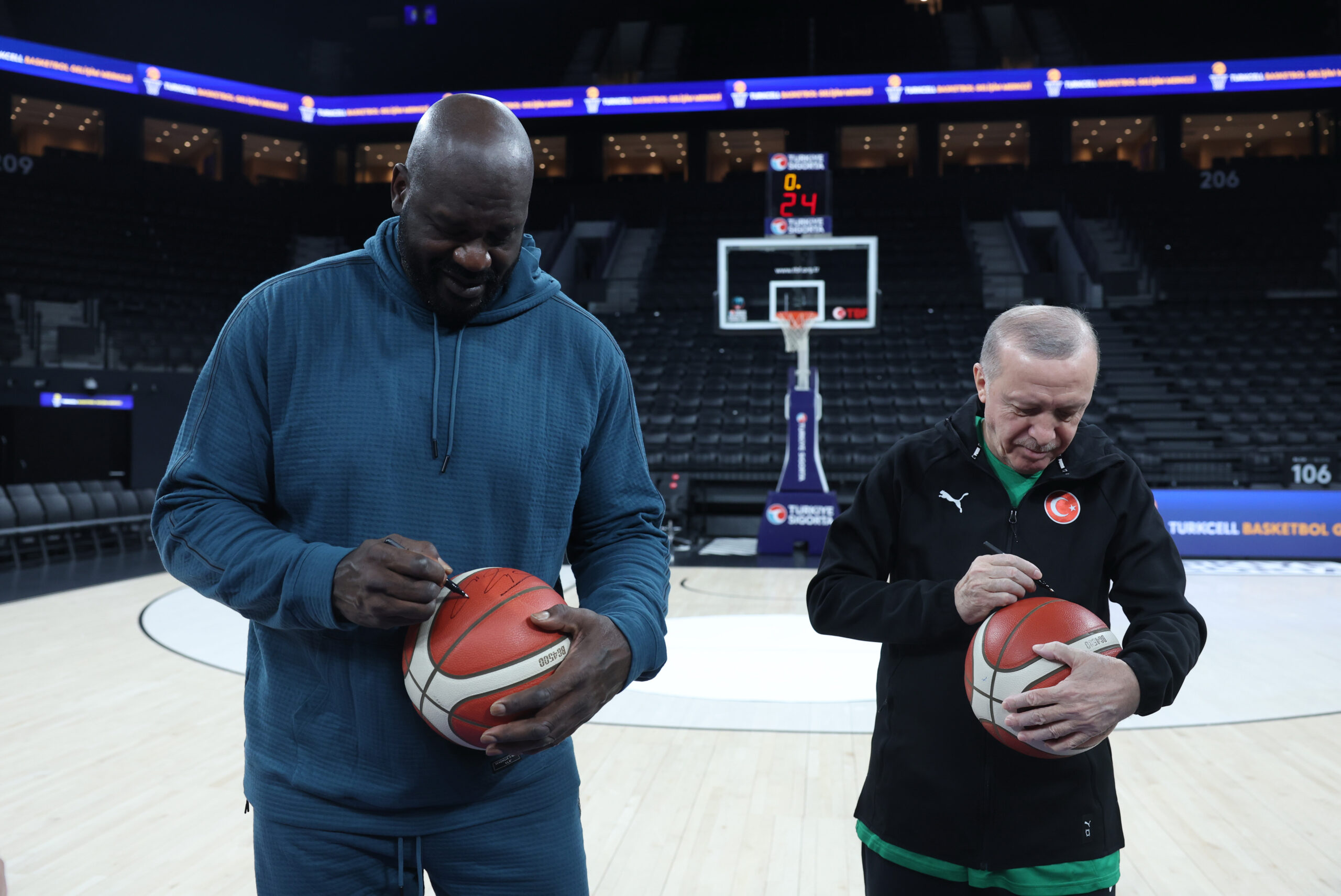 Cumhurbaşkanı Erdoğan, NBA Efsanesi Shaquille O’Neal ile Bir Araya Geldi