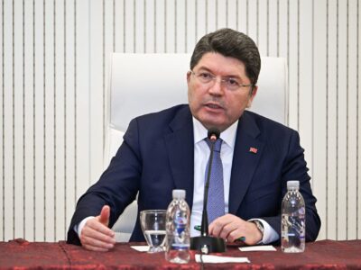 Bakan Tunç Sivas’tan Seslendi: “Türkiye Yüzyılı’na Sivil Bir Anayasayla Başlamalıyız”