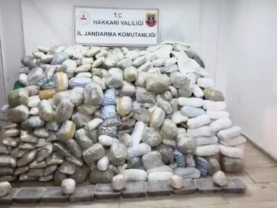 Bakan Yerlikaya Açıkladı: Hakkari’de Jandarmadan Zehir Tacirlerine Büyük Darbe, 348 Kilogram Uyuşturucu Ele Geçirildi