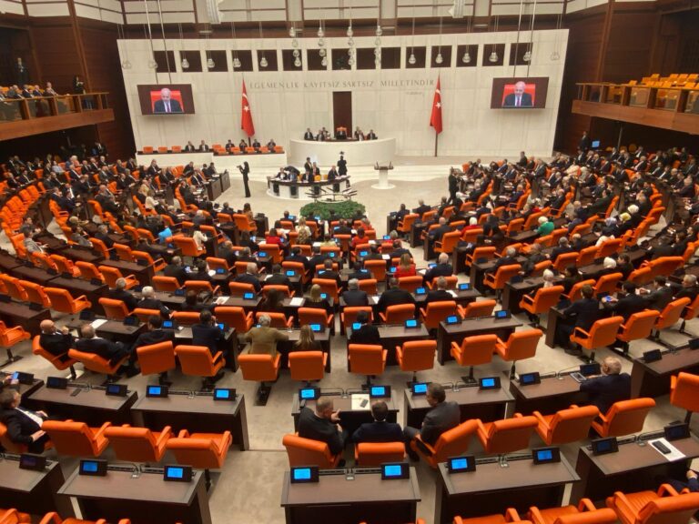TBMM’deki Stajyer Öğrencilere Taciz Davasında Flaş Gelişme: Tüm Tutuklu Sanıklar Tahliye Edildi