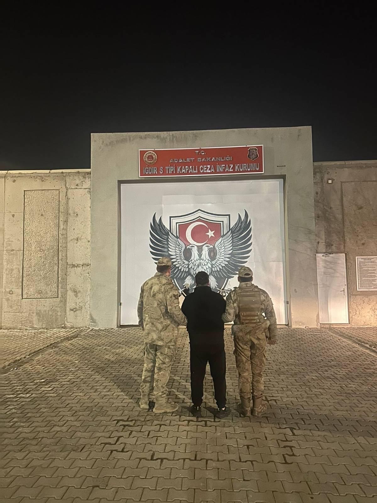 Aranan Şahıs Kaçak Yollarla Yurda Girerken Yakalandı