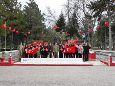 “Mehmetçikle Bir Gün” Projesi Kapsamında Öğrenciler Kışlalarda Misafir Edildi