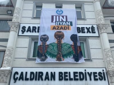 Van’da DEM Partili Belediyelere Pankart Tepkisi: Vatandaşlar Provokatif Olarak Niteledi