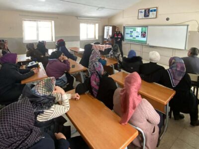 Akyaka’da “En İyi Narkotik Polisi Anne” Projesi Kapsamında Eğitim Düzenlendi
