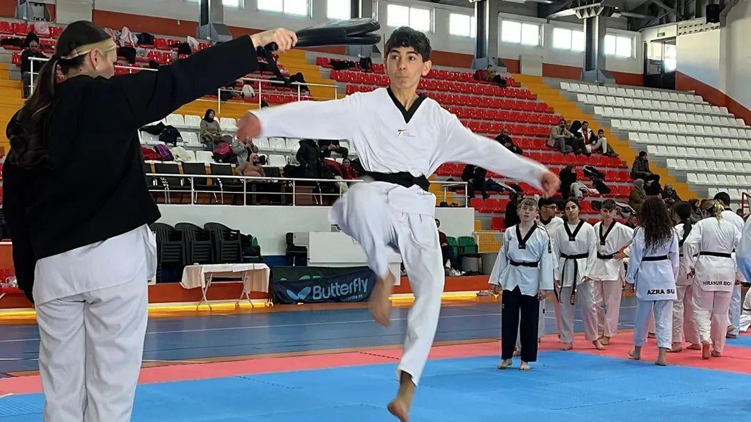 Kars’ta Bir İlk: Taekwondo Siyah Kuşak Dan Sınavı Büyük Heyecana Sahne Oldu
