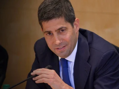 ABD Başkanı Trump, Fed Başkanlığı İçin Kevin Warsh’u Aday Gösterdi