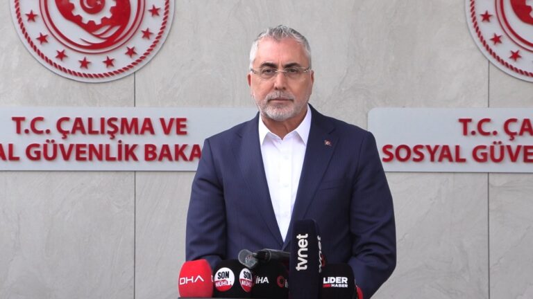 Çalışma ve Sosyal Güvenlik Bakanı Işıkhan: 2025’te Sağladığımız 5 Milyar Lira Destek İle Eczacılarımızın Yanında Olduk