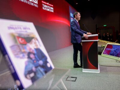 Bakan Kurum’dan Özgür Özel’e Sert Tepki: “11 İle Bir Çivi Çakmayan Genel Başkan Olarak Tarihe Geçeceksiniz”