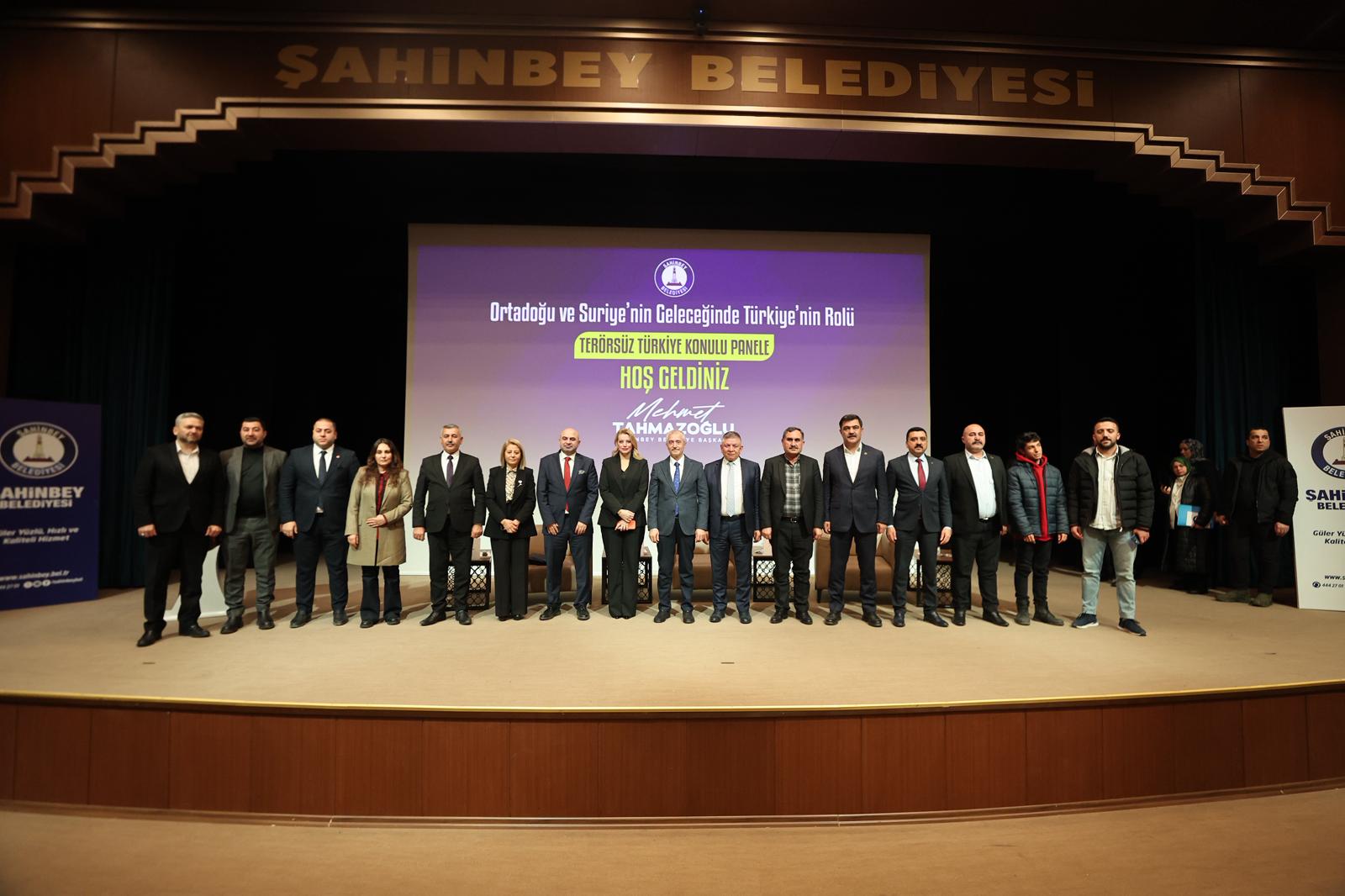 Şahinbey’de “Terörsüz Türkiye” Paneli: Ortadoğu ve Suriye Masaya Yatırıldı!