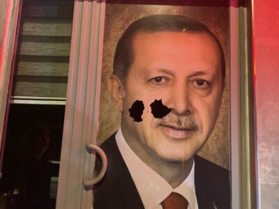 AK Parti Marmara İlçe Başkanlığına Taşlı Saldırı: CHP’li Gençlik Kolu Başkanı Gözaltında