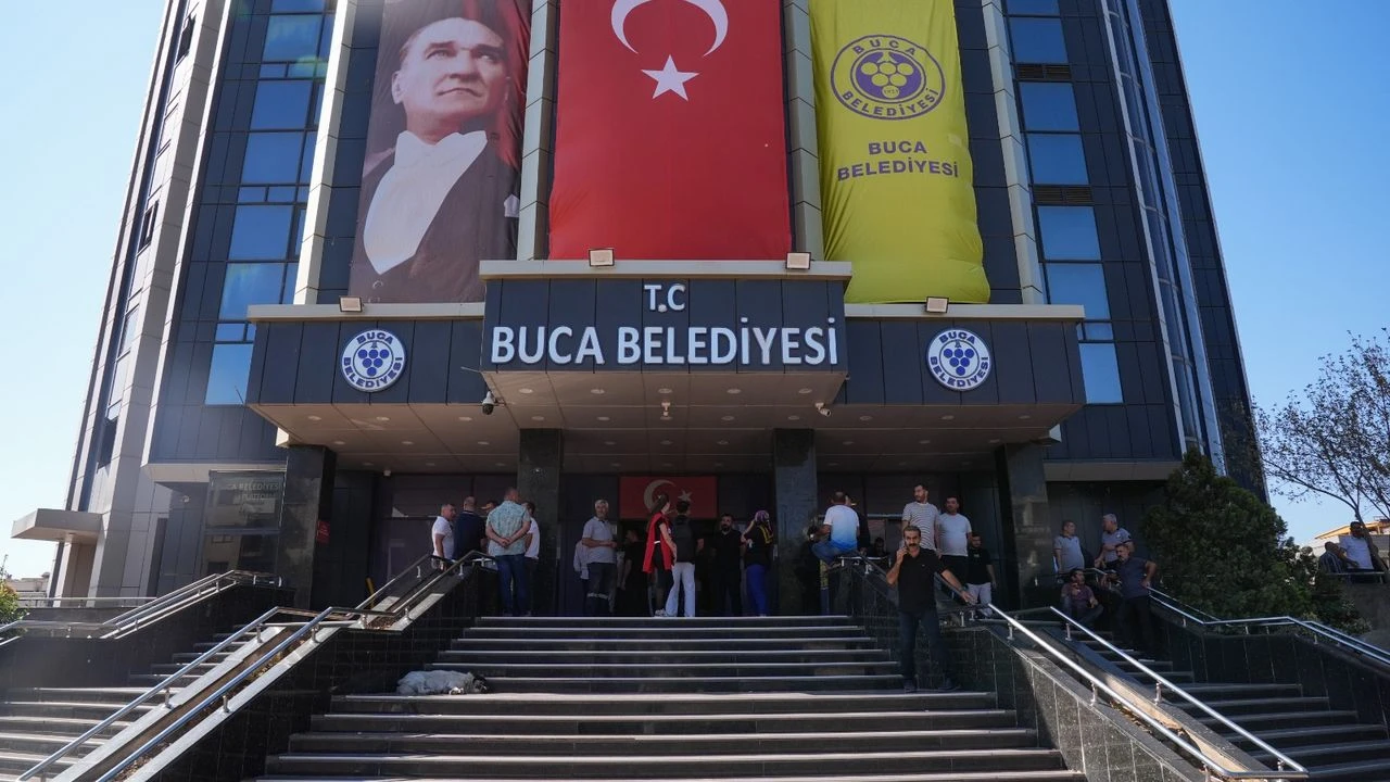 Buca Belediyesi’nde Rüşvet ve Usulsüz Ruhsat Operasyonu: 25 Gözaltı