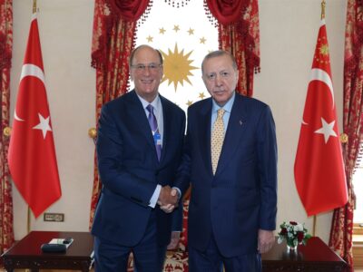 Cumhurbaşkanı Erdoğan, WEF ve BlackRock Başkanlarını Kabul Etti