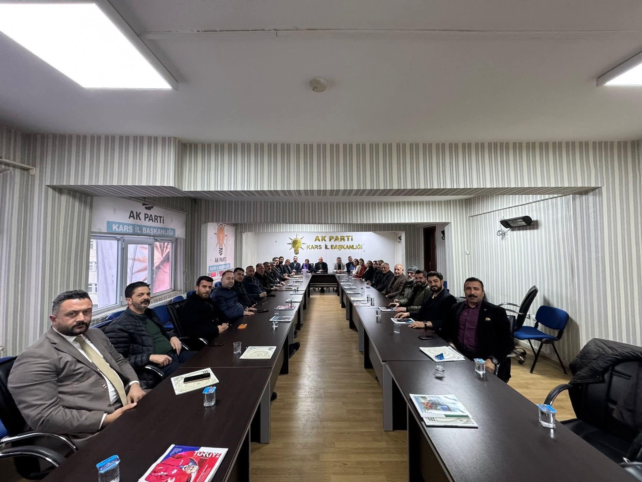 AK Parti Kars İl Başkanlığı’nda Haftalık İstişare Toplantısı gerçekleştirildi