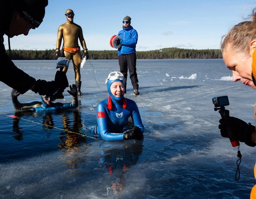 Türk Kadınının Gücü Buzun Altında: Birgül Erken’den Dünya Rekoru!