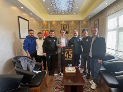 ALTINTAŞSPOR KULÜBÜ YÖNETİCİ VE FUTBOLCULARI KAYMAKAMI ZİYARET ETTİ