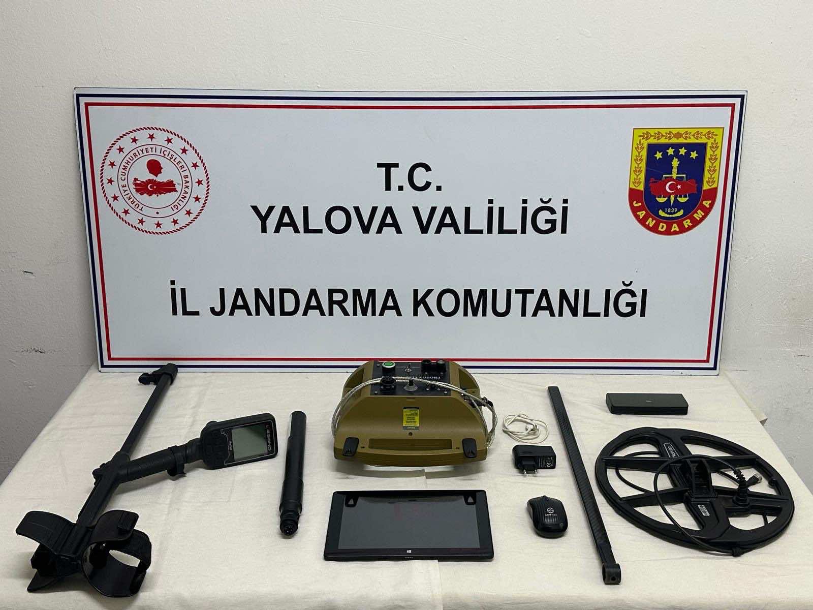 Yalova’da Jandarmadan Kaçak Kazı Ve Hırsızlık Operasyonu