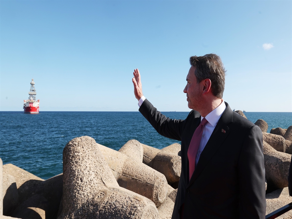 Bakan Bayraktar Somali’de Tarihi Adımı Duyurdu: Türk Sondaj Filosu İçin Yeni Dönem Başlıyor