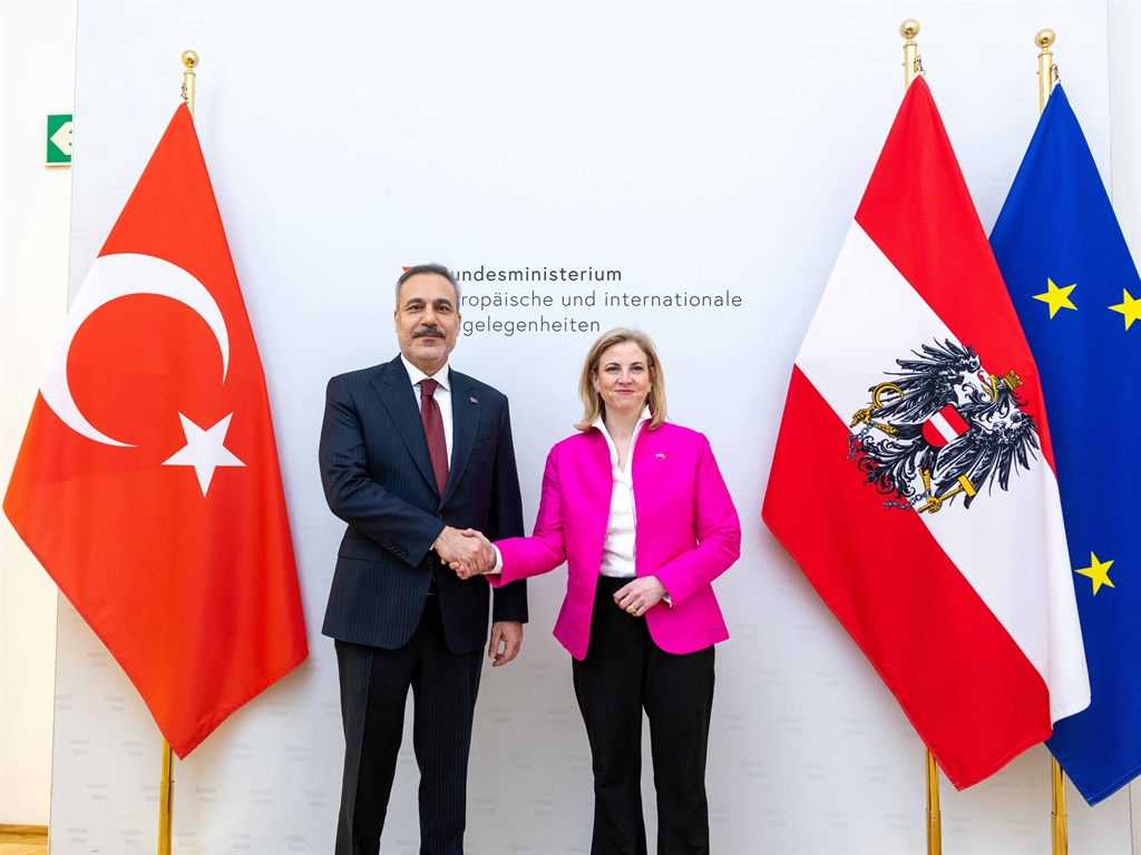 Bakan Fidan Viyana’da Mevkidaşı Meinl-Reisinger ile Görüştü