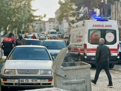 Malatya’da Bıçaklı Kavga: Baba Oğul yaralandı