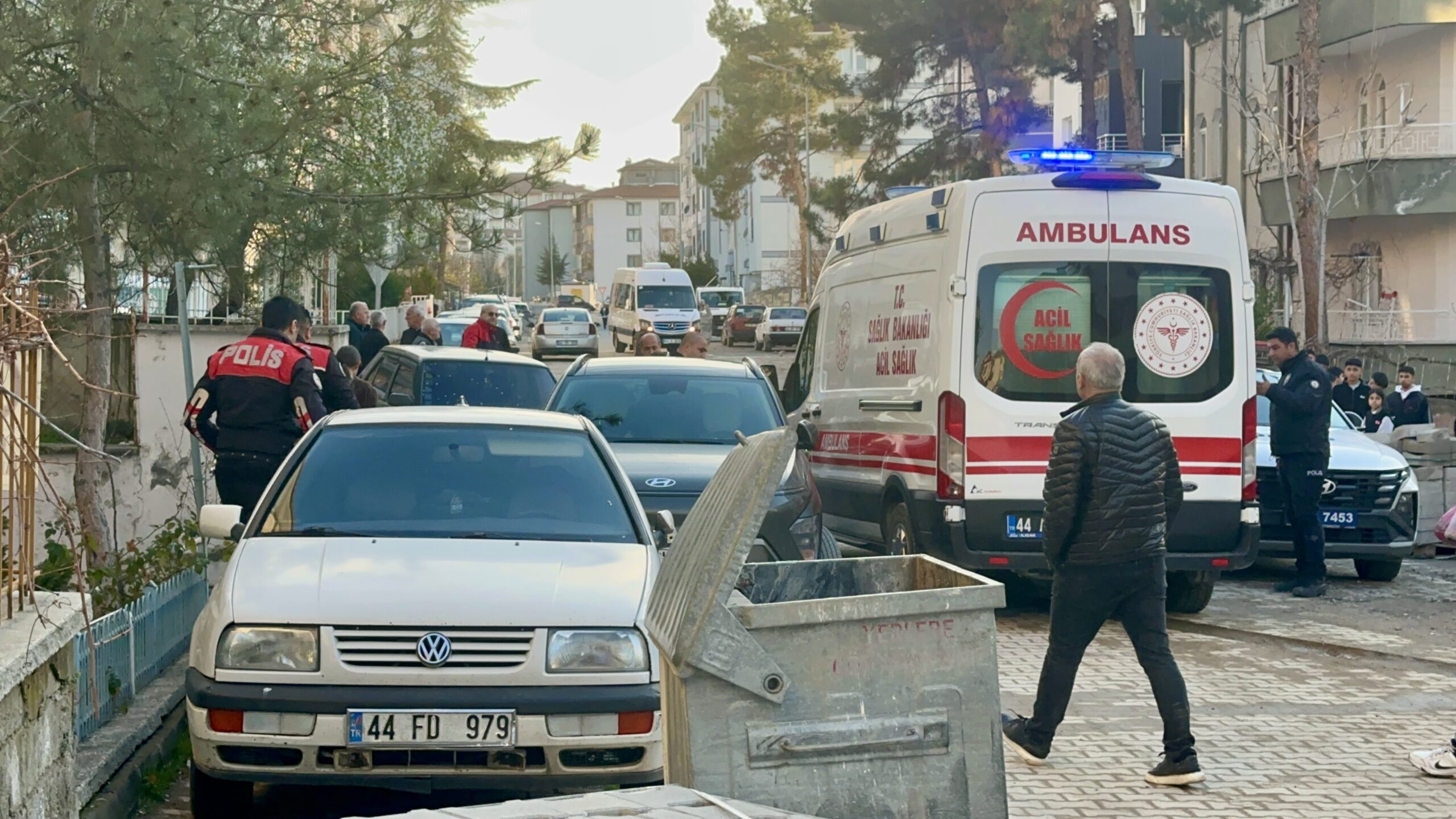 Malatya’da Bıçaklı Kavga: Baba Oğul yaralandı