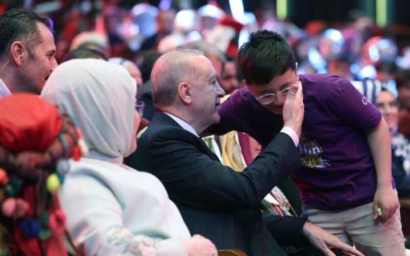 Cumhurbaşkanı Erdoğan’dan Çocuklara Dijital Dünya Uyarısı: “Her Bilgi Doğru Değil”