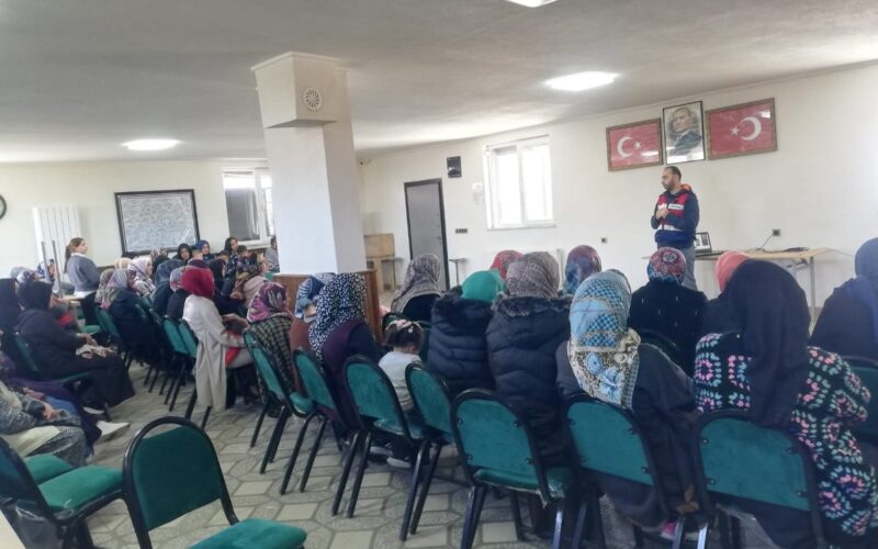 Kars’ta “En İyi Narkotik Polisi: Anne” Projesi kapsamında eğitim seferberliği