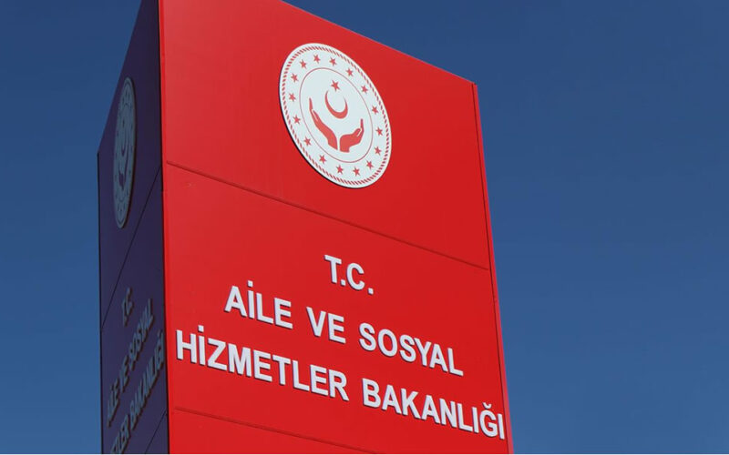 Aile ve Sosyal Hizmetler Bakanlığı Düzenlemeleri TBMM’de Yasalaştı: Anneler, Çocuklar ve Sosyal Hizmetlerde Yeni Dönem
