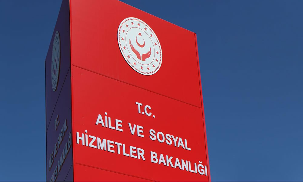 Aile ve Sosyal Hizmetler Bakanlığı Düzenlemeleri TBMM’de Yasalaştı: Anneler, Çocuklar ve Sosyal Hizmetlerde Yeni Dönem