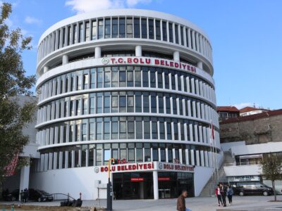 Bolu’da Rüşvet Operasyonu: Oda Başkanı ve Çalışanı Tutuklandı