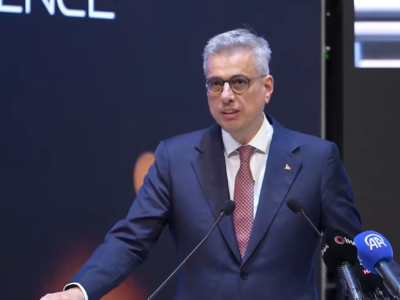 Sağlık Bakanı Memişoğlu: “Tıp Zihnin Olduğu Kadar Kalbin de Sanatıdır”