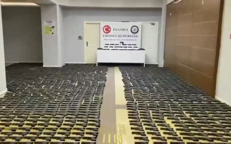 Pendik’te Yeraltı Cephaneliğine Operasyon: Rekor Miktarda Silah Parçası Ele Geçirildi