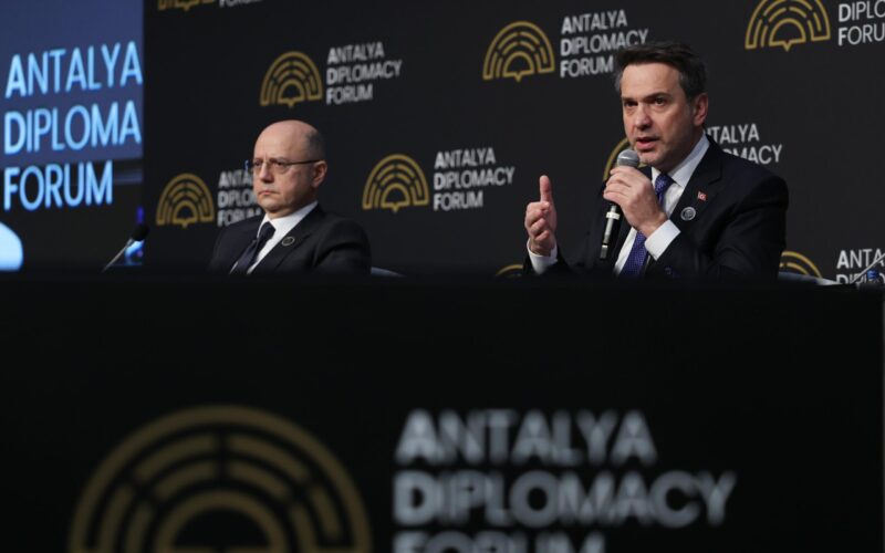 Bakan Bayraktar: “Türkiye Enerjide Krizlerle Baş Etmeye Alışık ve Dirençli”