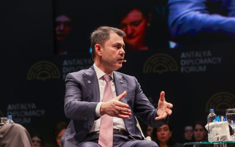 Bakan Kurum’dan Antalya’da COP31 Mesajı: “Ortak Evimizi Kurtaran Kahramanlar Olacağız”