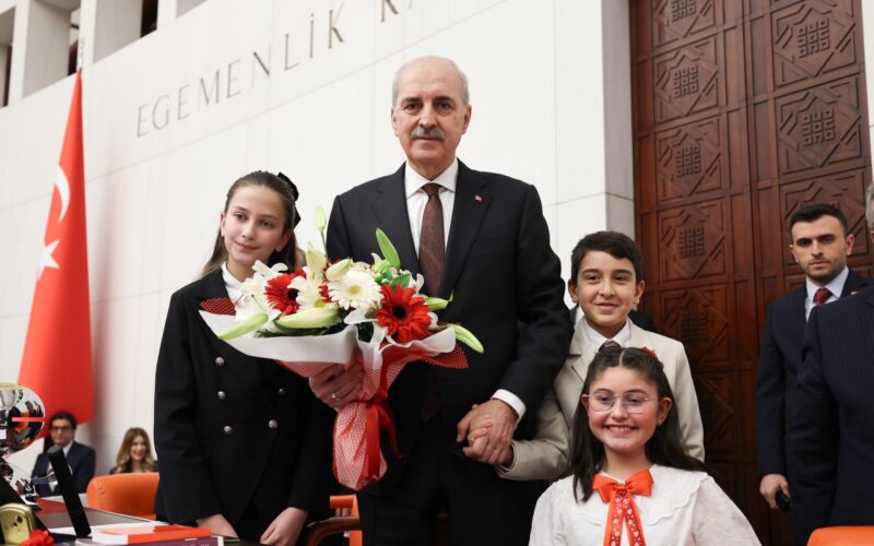 TBMM Başkanı Kurtulmuş’tan Çocuklara Anlamlı Mesaj: “Sizler Geleceğin Liderlerisiniz”