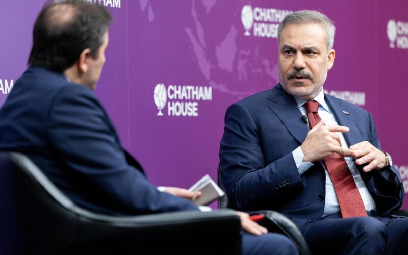 Bakan Fidan’dan İngiltere Çıkarması: Türkiye ve Birleşik Krallık Arasında Stratejik İmza