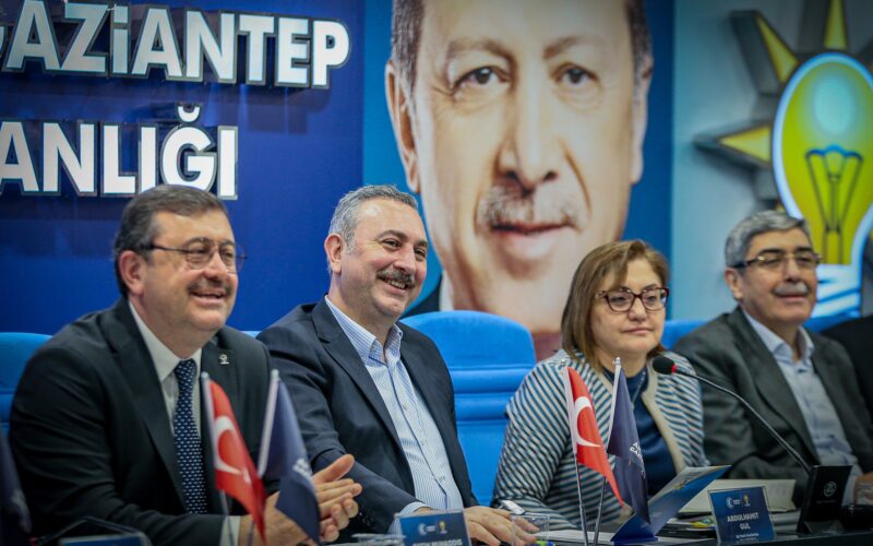 Abdülhamit Gül’den Gaziantep’te Teşkilat Vurgusu: “Türkiye Yüzyılı Yürüyüşümüz Sürecek”